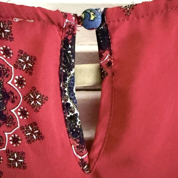 UMGEE Red Paisley Boho Tunic XL Relaxed Fit Tiered Flutter Sleeves Sheer Overlay - Picture 9 of 11